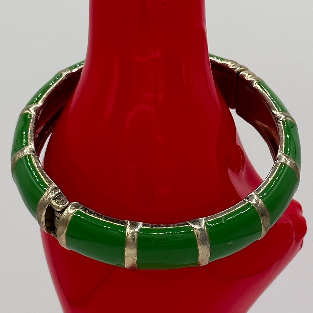 Green enamel hinged bangle bracelet